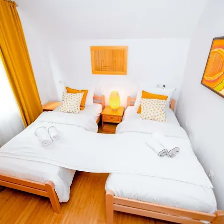 Apartma With View Zirovnica